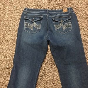 Lei Jeans with embroidered pocket